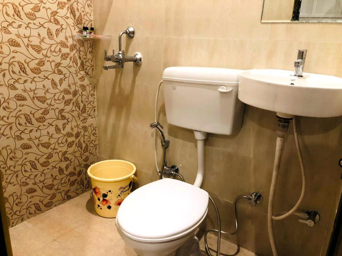 The Madaar House Hotell Varanasi Exteriör bild