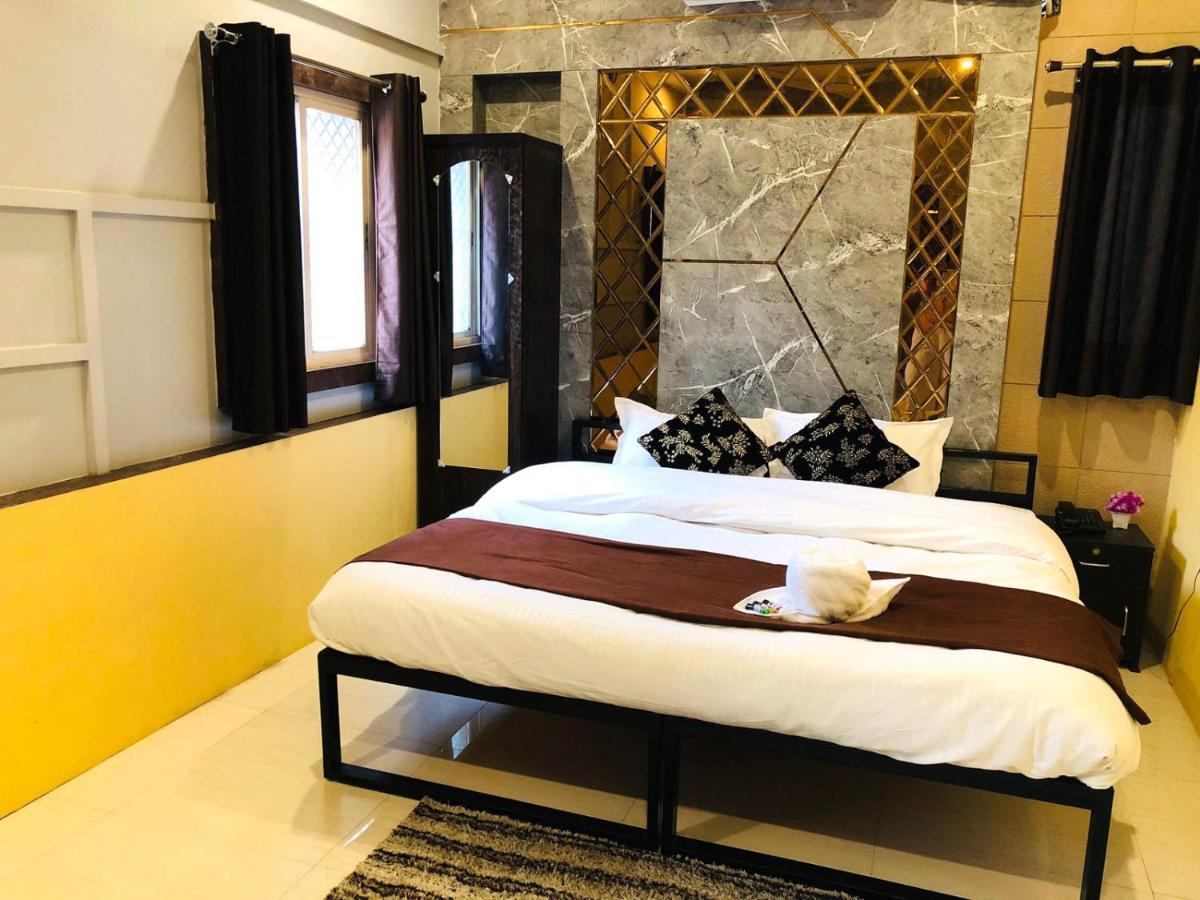 The Madaar House Hotell Varanasi Exteriör bild